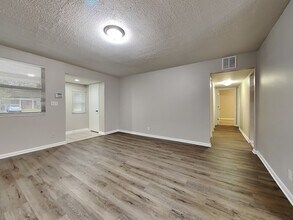 2511 Green Oak Dr in Jacksonville, FL - Building Photo - Building Photo