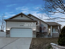 6398 S Clover Creek Ln in Salt Lake City, UT - Building Photo