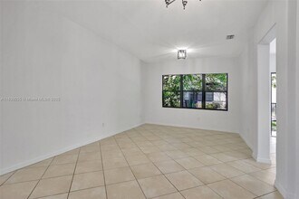 9135 SW 36th Mnr in Miramar, FL - Building Photo - Building Photo