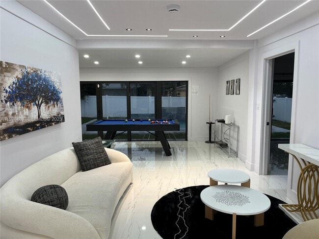 39 SE 7th St in Dania Beach, FL - Building Photo - Building Photo