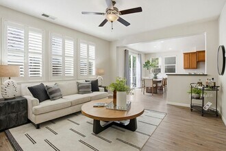 5421 Shennecock Way in Sacramento, CA - Building Photo - Building Photo