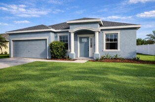 1192 Normandy Heights Cir in Winter Haven, FL - Building Photo