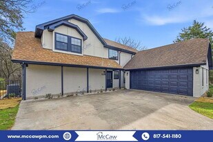 5028 Groom Ln in Dallas, TX - Building Photo
