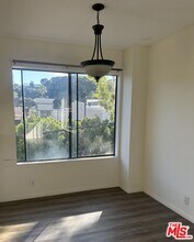10960 Bluffside Dr in Los Angeles, CA - Building Photo - Building Photo