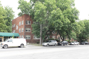 Ingersoll Park Studio Apartments 3607 in Des Moines, IA - Building Photo