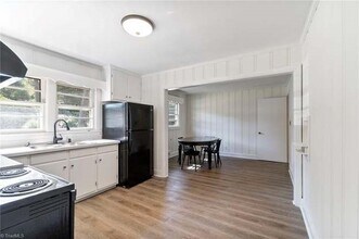 9 Hawthorne Ln in Lexington, NC - Foto de edificio - Building Photo