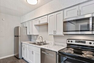 Falls at Mill Creek in Nashville, TN - Building Photo