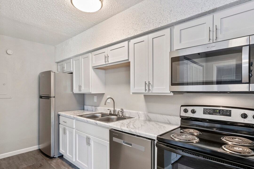 Falls at Mill Creek in Nashville, TN - Foto de edificio