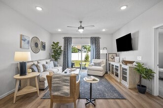 Village at Hinckley Oaks in Hinckley, OH - Foto de edificio - Building Photo