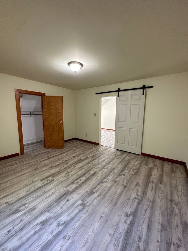 5347 N Sherman Blvd-Unit -5347 N Sherman Blvd (Upper Unit) in Milwaukee, WI - Building Photo - Building Photo