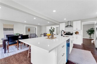 1752 Marwell Blvd in Hudson, OH - Foto de edificio - Building Photo