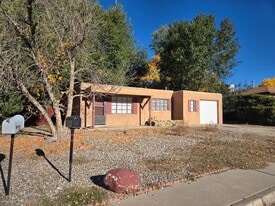726 El Paso Dr in Farmington, NM - Building Photo