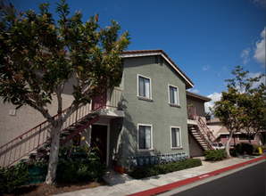 Village Green in Covina, CA - Foto de edificio - Building Photo