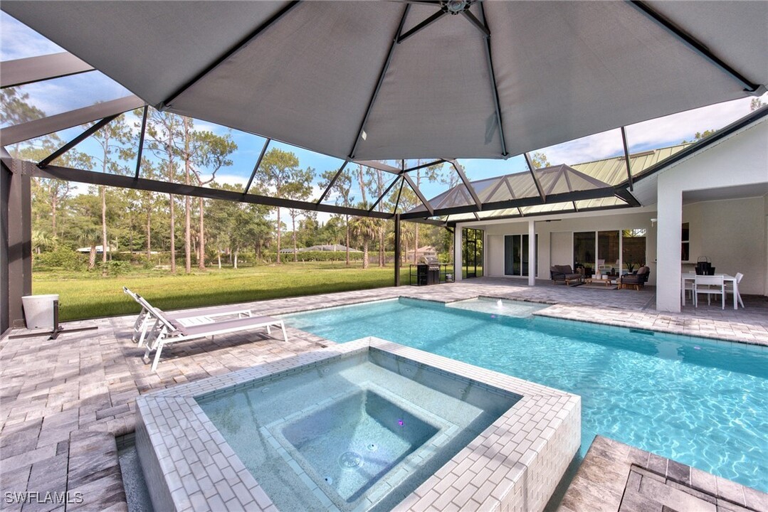 6106 Copper Leaf Ln in Naples, FL - Building Photo