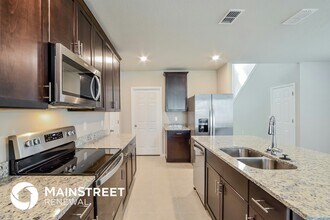 5265 Luke Hammock St in St. Cloud, FL - Foto de edificio - Building Photo