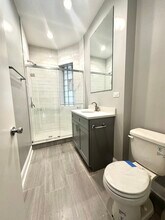 4452 N Sheridan Rd, Unit 3 in Chicago, IL - Building Photo - Building Photo