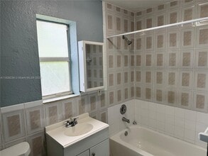 707 SW 6th St in Dania Beach, FL - Building Photo - Building Photo