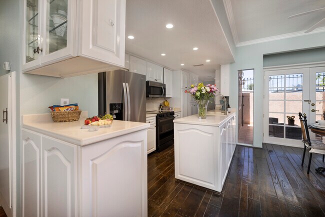 1317 E Saint Louis Ave, Unit A in Las Vegas, NV - Foto de edificio - Building Photo