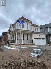 31 Steven Dr in Thorold, ON - Building Photo - Building Photo