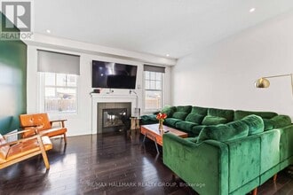 168 Flowing Creek Cir in Ottawa, ON - Building Photo - Building Photo