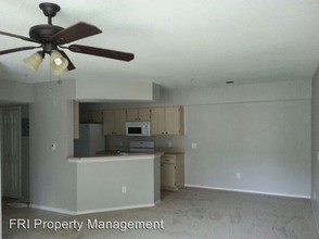 712 Crest Pines Dr-Unit -Unit 317 in Orlando, FL - Building Photo - Building Photo