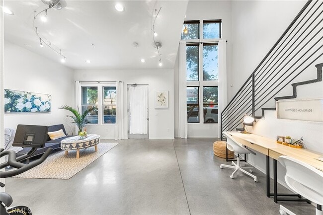 property at 210 N Spurgeon St