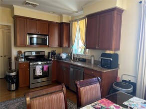1180 Narragansett Blvd in Cranston, RI - Building Photo - Building Photo