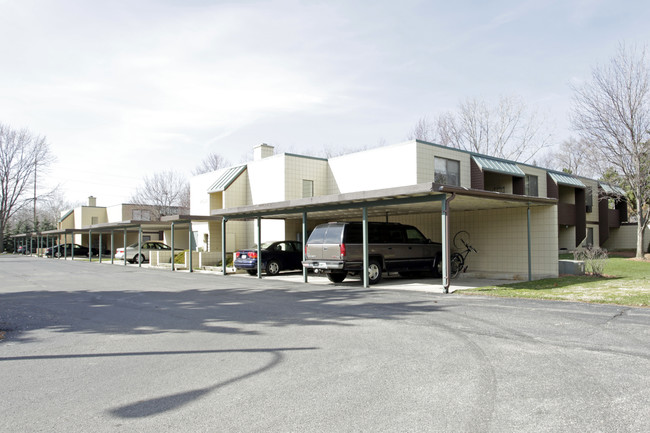 Apeldoorn Apartments in Grandville, MI - Building Photo - Building Photo