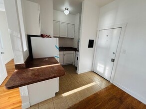 420 Littleworth Ln in Sea Cliff, NY - Foto de edificio - Building Photo