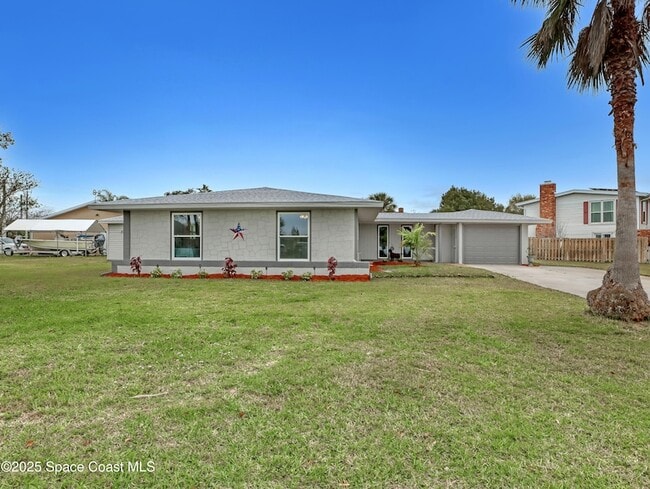 property at 872 Sadnet Cir NE