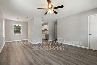 1725 Harbor Dr E in Mobile, AL - Building Photo - Building Photo