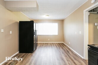 3223 Vincz Dr in Indianapolis, IN - Building Photo - Building Photo