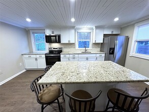 1216 Vestal Rd in Vestal, NY - Building Photo - Building Photo