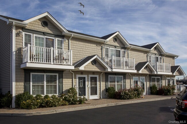 60 Front St in East Rockaway, NY - Building Photo - Building Photo