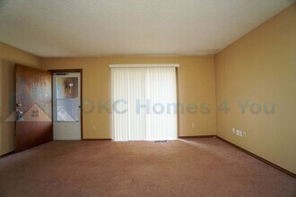 7020 Woodlake Dr in Oklahoma City, OK - Building Photo - Building Photo