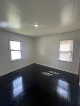 329 W Pulaski St in Flint, MI - Building Photo - Building Photo