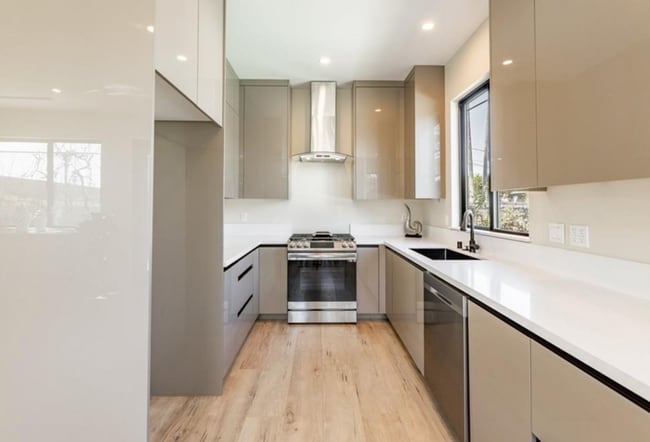 5807 Bucknell Ave in Los Angeles, CA - Foto de edificio - Building Photo