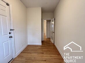 3252 N Clifton Ave in Chicago, IL - Building Photo - Building Photo