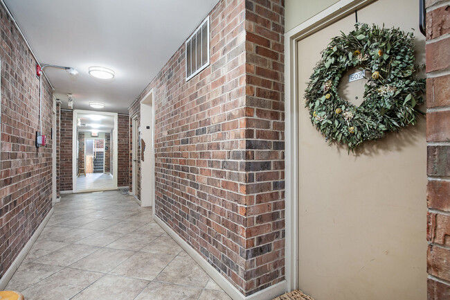 2933 Baltimore Ave, Unit 502 in Kansas City, MO - Building Photo - Building Photo