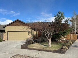 2197 NE Castle Ave in Bend, OR - Building Photo