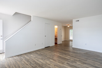 Canterbury Woods in Wilmington, NC - Building Photo - Interior Photo