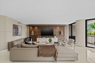 2000 Island Blvd, Unit 504 in Aventura, FL - Building Photo - Building Photo