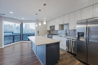 222 S Racine Ave in Chicago, IL - Building Photo - Building Photo