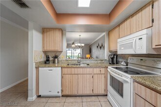 8287 Charter Club Cir in Ft. Myers, FL - Foto de edificio - Building Photo