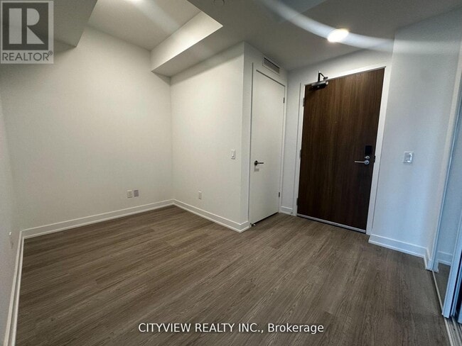 8188 Yonge St in Vaughan, ON - Building Photo - Building Photo