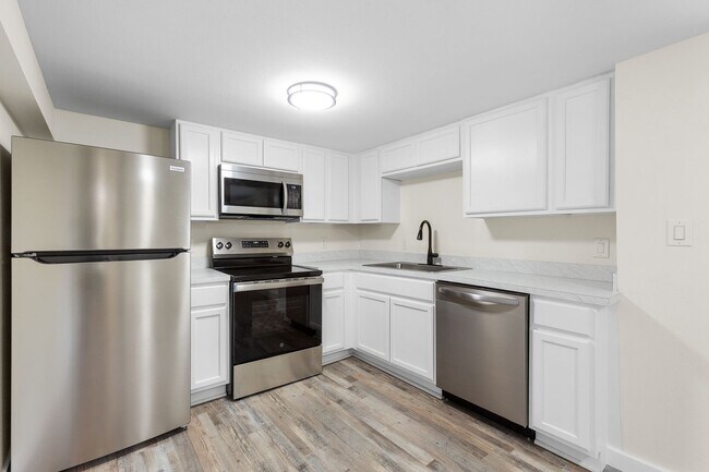 407 Sarah St in San Marcos, TX - Building Photo - Building Photo