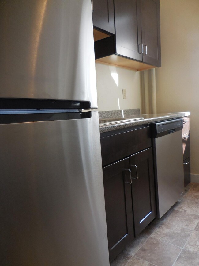 165 Kelton St, Unit 12A in Boston, MA - Foto de edificio - Building Photo