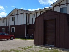 700 Wisconsin St in Charles City, IA - Building Photo - Building Photo