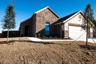 504 Lakeway Ln in Justin, TX - Building Photo - Building Photo