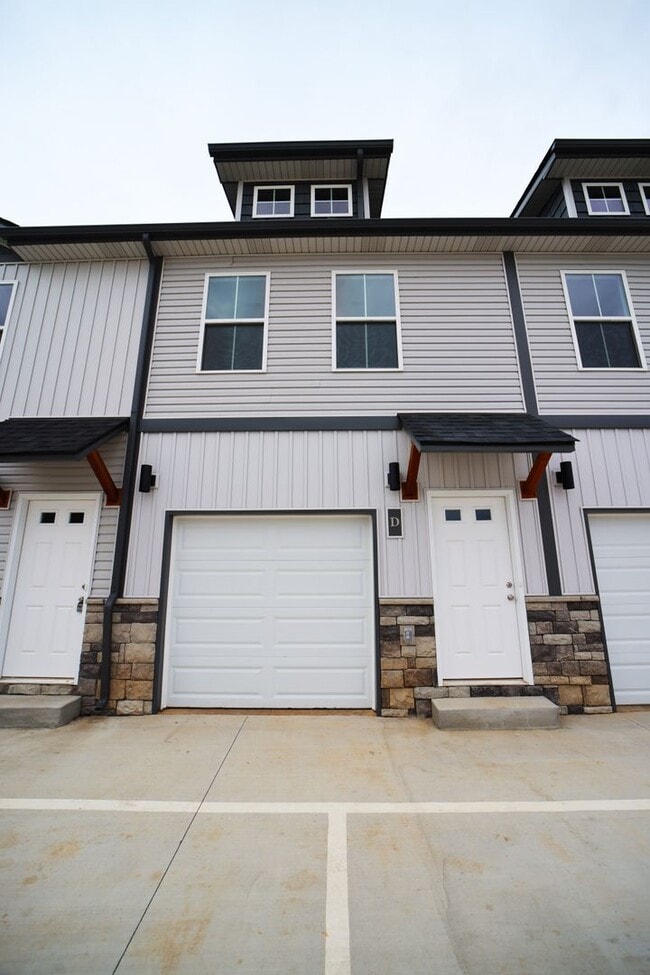 220 Drayton Dr in Clarksville, TN - Building Photo - Building Photo